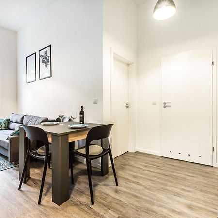 Apartament W Sercu Miasta Poznan Garbary 31 ภายนอก รูปภาพ
